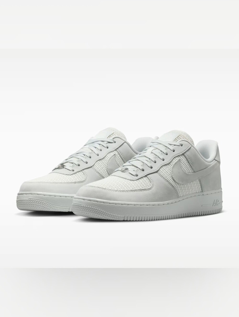 NEW Nike Air Force 1 '07 LV8 Men's size 10.5 (Women's size 12)